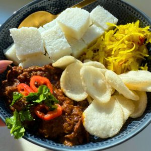 Beef Rendang met Lontong en Atjar recept