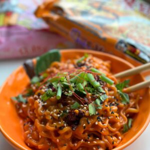 Cheesy Noodles met Crispy Chili Oil recept