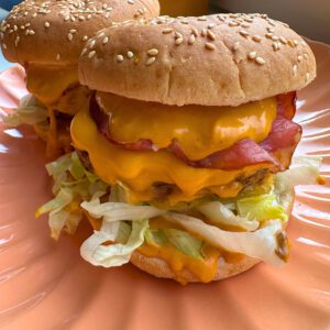 Spicy Ananas Cheeseburger