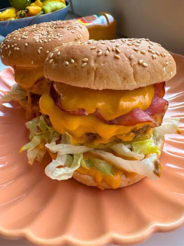 Spicy Ananas Cheeseburger