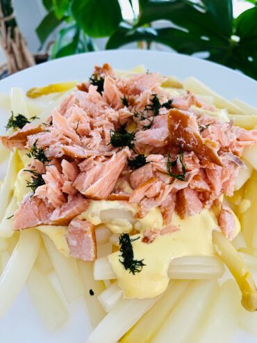 Witte asperges met zalm